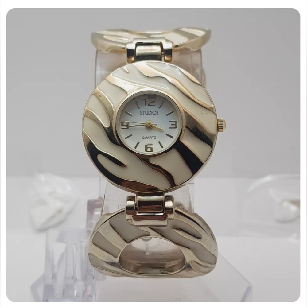 Ladies Watch - Picture 3 of 3